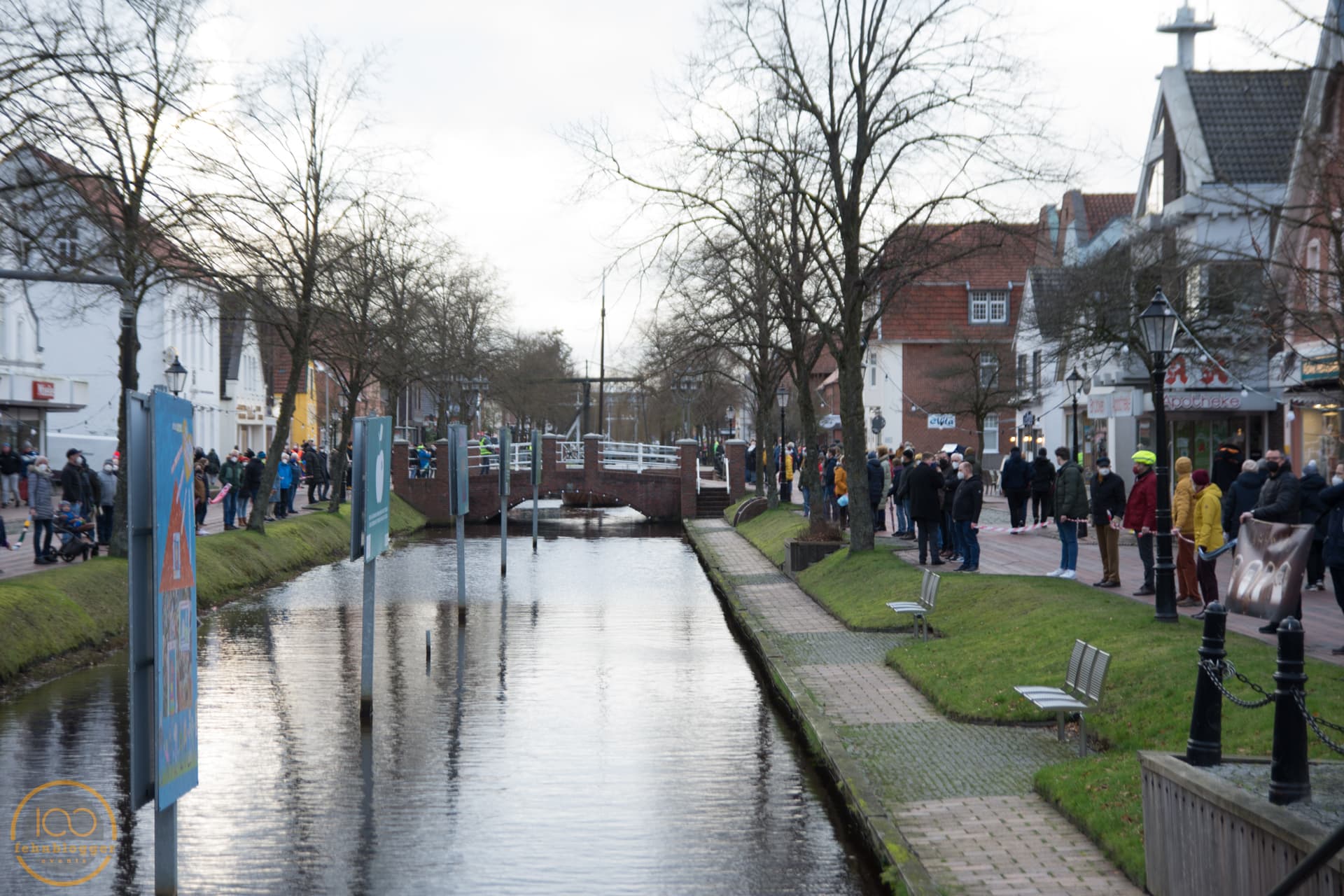 Menschenkette für Solidarität Papenburg